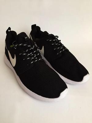 ZAPATILLAS DEPORTIVAS NIKE TANJUN