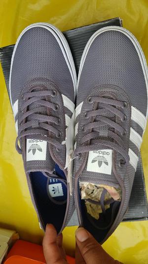 Zapatilla Adidas