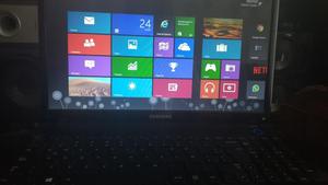 Laptop Samsung Np300e5c