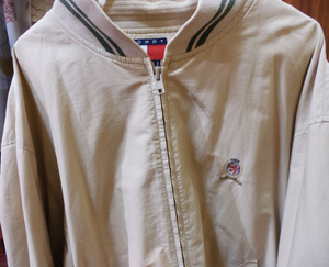 VENDO CASACA TOMMY HILFIGER TALLA L PARA CABALLERO