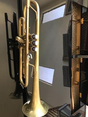YAMAHA YTR Bb Trumpet with Hard Case and mouthpiece