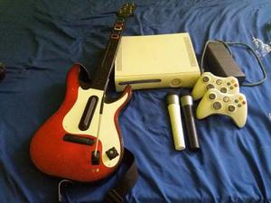 Xbox 360 Flasheada + 2 Mandos + 2 Mic + 1 Guitar Hero