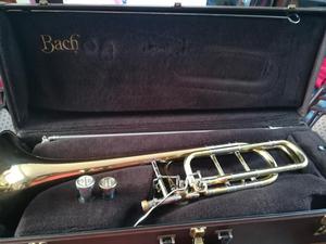 Se Vende Trombón Bass Stradivarius 50bg