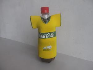 botella de cocacola copa américa  camiseta de brasil