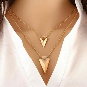 Collar Doble Triángulo