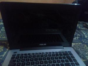 Vendo Laptop Seminuevo S/