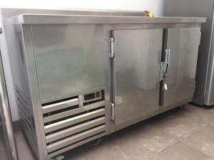 Remato mesas refrigeradas y congelador de acero