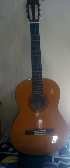 GUITARRA YAMAHA C40ESTUCHE AFILNADOR CAPO