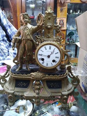 Vendo reloj de mesa de bronce con marmol