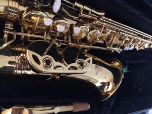 saxofon alto dorado CROWN USA