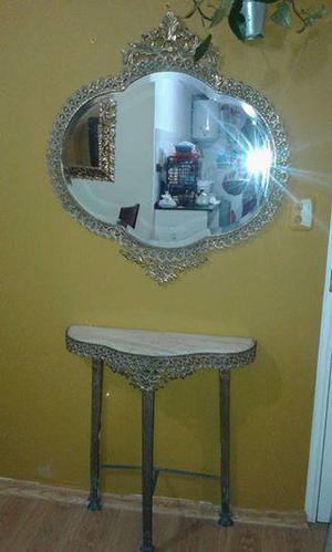 Consola de pie de bronce y de Marmol con hermoso espejo