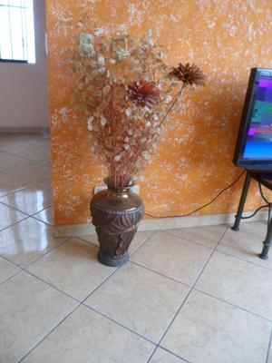 Hermoso florero de ceramica 60 cm de alto aprox.