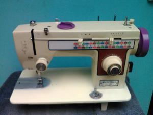 Vendo Maquina de Coser a 200 Soles