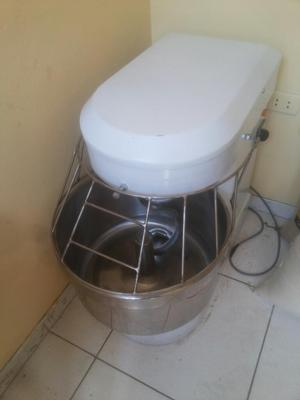 Vendo Amasadora de 15 Kl