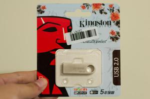 Memora USB Flash Drive 16 Gb. de Metal Llavero Kingston 2.0