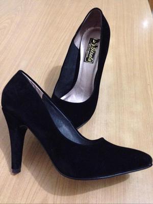 Zapatos Negros de Gamuza