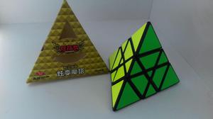 Cubo de Rubik 3x3 Pyramorphix YJ