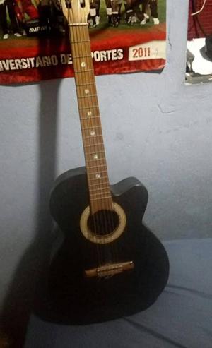 Guitarra acústica s/.75