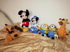 Vendo Peluches Disney.