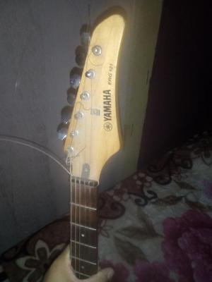 Vendo Guitarra Yamaha Erg 121