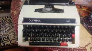 MAQUINA DE ESCRIBIR OLIMPIA MODELO 300