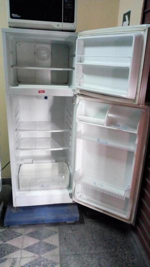 REFRIGERADORA