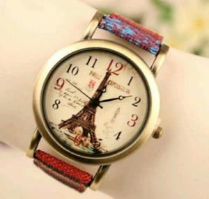 Reloj con Diseño Paris