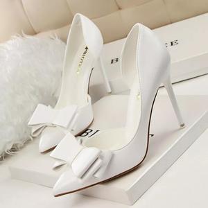 Stilettos con Lazito Blanco Talla 36