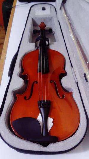 Vendo Violin Basico de 4/4 completamente nuevo incluye funda