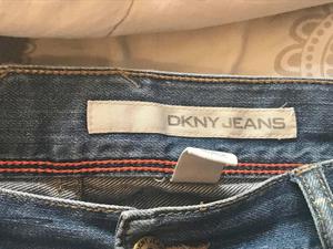 Remato Jean DKNY en buen estado