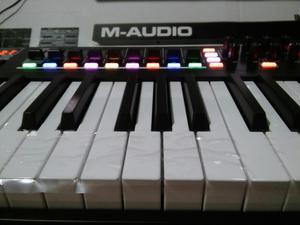 CONTROLADOR MIDI M AUDIO CODE 61