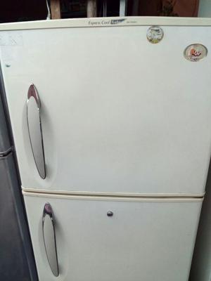 Refrigeradora LG mediana