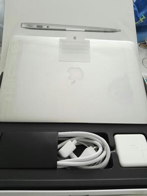 Macbook Air  Igb 8gb