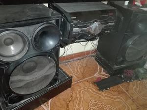 equipo de sonidos de 2 parlantes marca sony