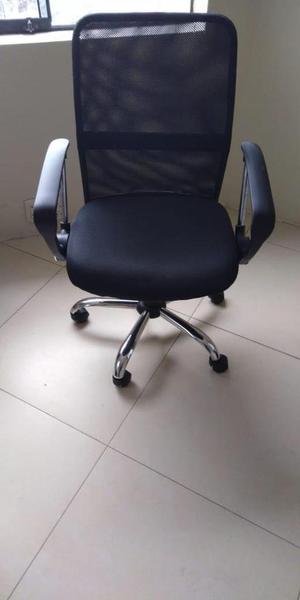 Se venden silla para oficina nueva