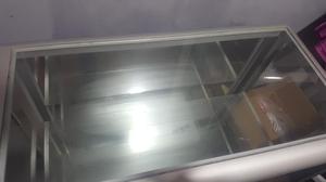 Vitrina Mostrador de Vidrio Y Aluminio