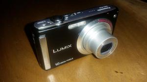 Vendo camara Panasonic Lumix con cargador original