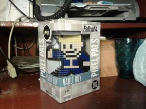 Fallout: Vault boy pixelpal, lampara