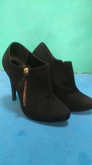 Botines Negros Gamuza