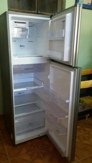 Vendo Refrigeradora Samsung. Semi Nueva