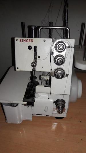 Máquina de coser Remalladora semi industrial usada.