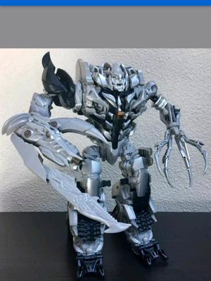 Transformers Brazos para Megatron Rotf