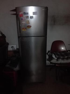 VENDO REFRIGERADORA SANSUM