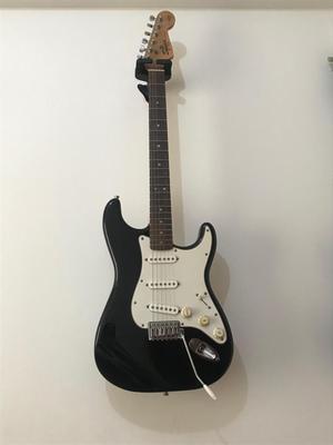 Guitarra Eléctrica Squier Fender Strat