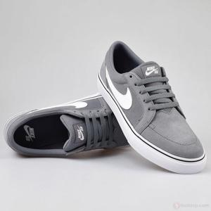 NIKE SB SATIRE II