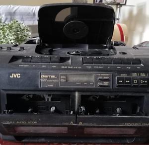 Casetera y grabadora JVC Vintage y CD potable sistem