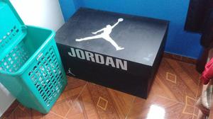 Caja de Zapatos Jordan