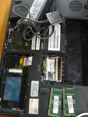 Laptop 17 toshiba pantalla dañada