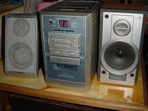 Minisistema de sonido Daiwa cd, radio cassette
