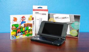 New Nintendo 3DS XL color negro con cargador y juego.